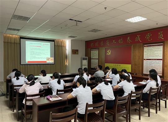 爱游戏在线（中国）组织参加疫情常态化下建筑企业经营管理风险管控培训